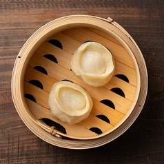 馬の蹄型　蒸し餃子　餡は２種類