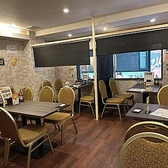 各階には大画面のテレビを設置しております。食事を愉しみながらスポーツ観戦も出来ちゃいます♪無料のWi-Fiも完備でエンターテインメント満載！お子様連れでも飽きることがありません。