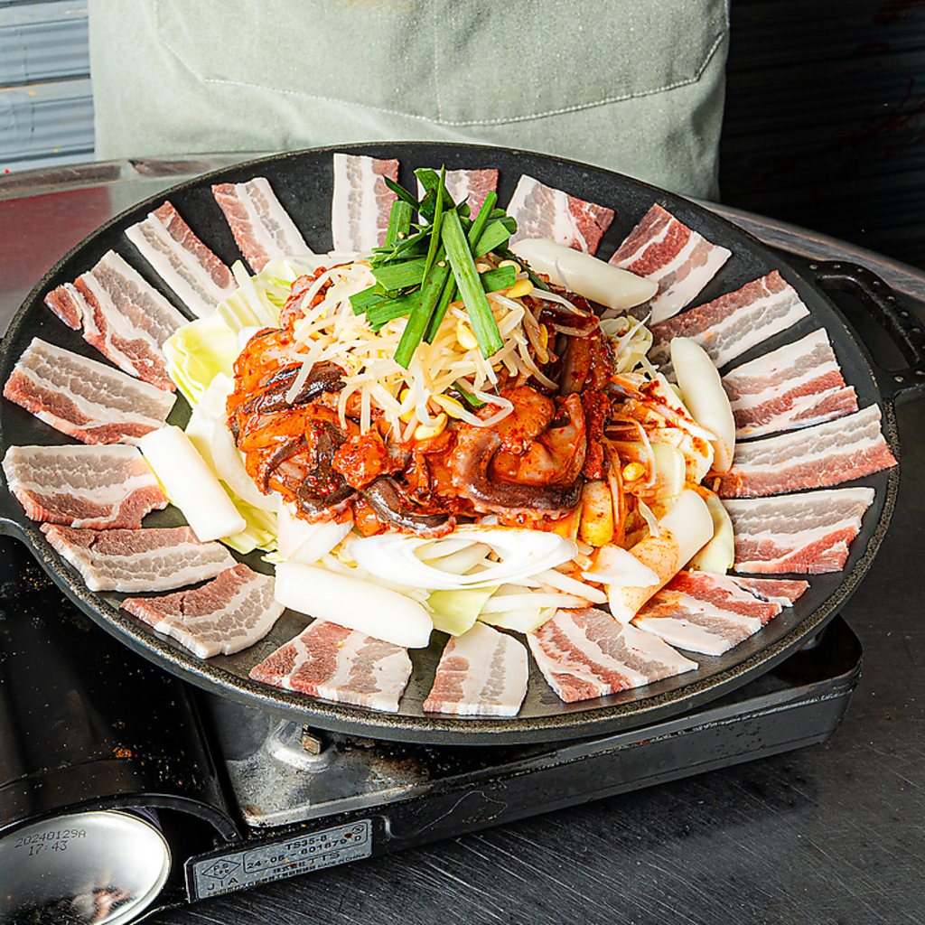 辛いけど旨い！ヤミツキ必至の旨辛「チュクミサムギョプサル」