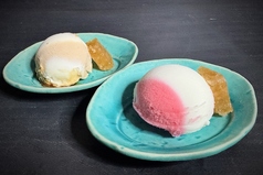 デザート【アイス】と【琉球王朝伝統の銘菓「冬瓜漬」添え】