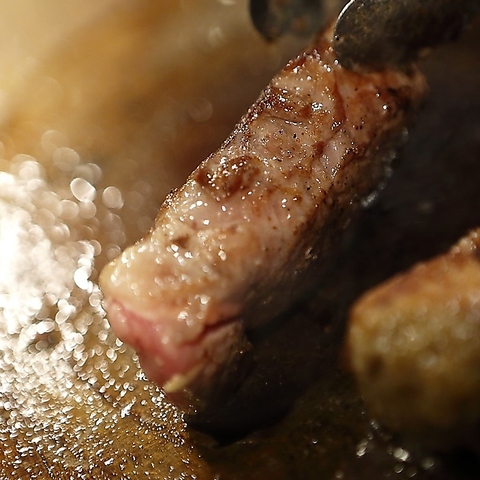 全12席。大切な日に、静かに料理と会話を楽しむ大人の鉄板イタリアン