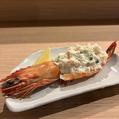 驚くほどの甘みとエビの食感が弾ける北あかりジャガイモを使用した特製エビサラダの写真