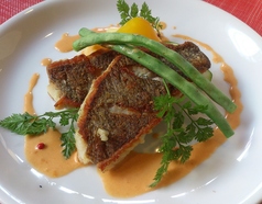 鮮魚のポワレ　本日のソースで