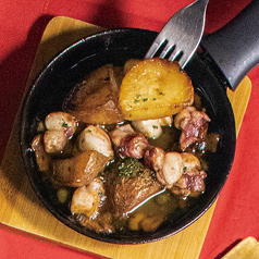 やわらかタコとポテトのアヒージョ