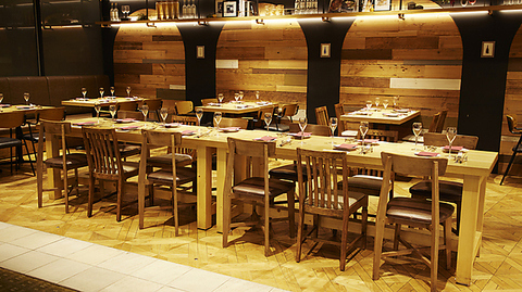 東京駅３分のグリル＆ワインビストロ。飲み放題付パーティーコース5800円(税込)～！