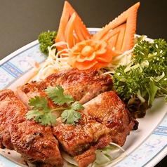 ルアムジャイ名物鳥モモ焼き/トントロの炙り焼き/鶏のレモングラス風味唐揚げ