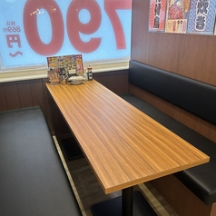 ゆったりできるソファー席をご用意しております。