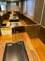 広々空間でもんじゃ焼き・串カツを心ゆくまでご堪能！