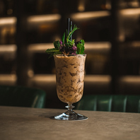 目の前で、ご要望に合わせてお作りも可能のカクテル◎