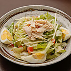 【おすすめ】鶏ハムとバリバリ麺のシーザーサラダ