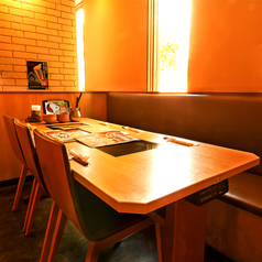 ゆったりと寛ぎながら過ごせるお席は、ご家族・ご友人とのお食事や各種ご宴会にもオススメです！