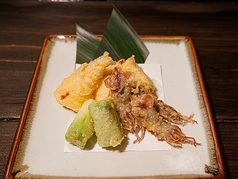 【おすすめ】 ホタルイカと春山菜の天麩羅