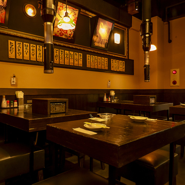 三ツ星大衆酒場 三好食堂 三宮元町店の雰囲気1