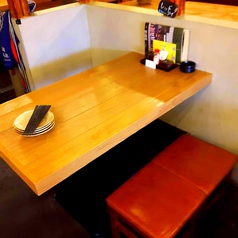 【4名様】レイアウト変更可能なテーブル席。シーンに合わせてご利用ください！