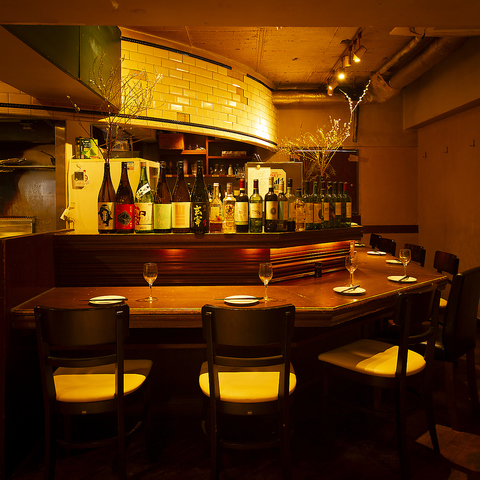 新宿三丁目の大人の隠れ家居酒屋。デートや女子会、誕生日会や貸切にもお勧めです。