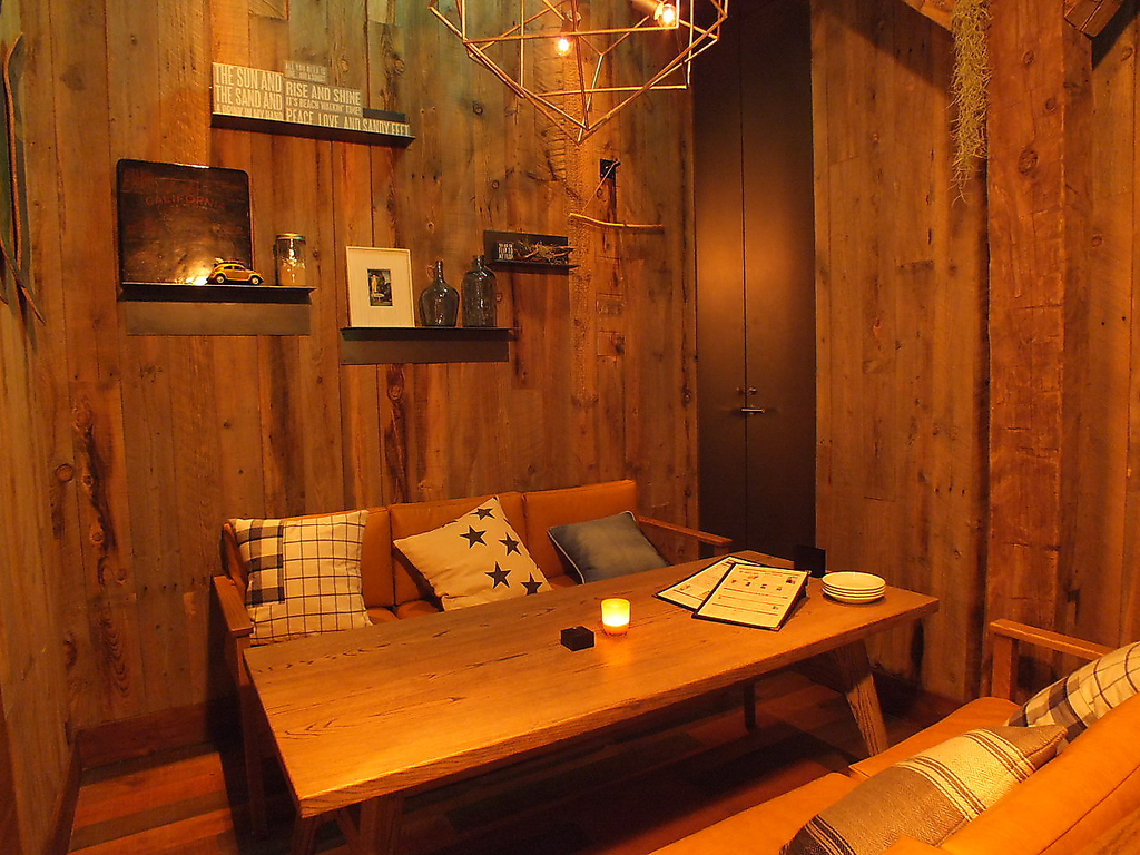 ソファー席ではゆっくりお寛ぎ頂けます◎