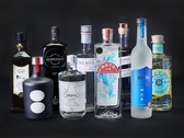 スコッチ・バーボン・ブランデー・ワイン・日本酒・焼酎など幅広い種類を豊富にご用意しております。
