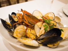 本日の鮮魚と貝の豪快ジャンカルロペスカトーレ