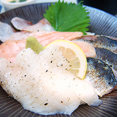 四種の魚炙り丼