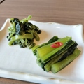 料理メニュー写真&nbsp;自家製野沢菜と葉わさびの漬物盛り合わせ