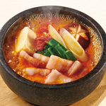 ピリッとした辛さが食欲を刺激する！