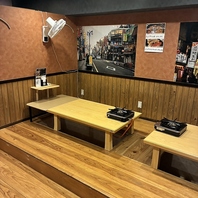 足を伸ばしてゆったり過ごせる掘りごたつ席も◎