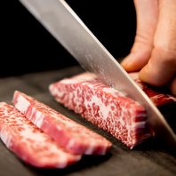 職人が手切りした肉の味わいを当店で◎