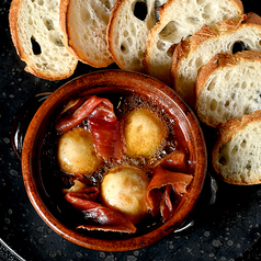 スペイン産生ハムとマッシュルームのアヒージョ