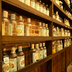 キープのボトルの数々は人気店の証!ご来店お待ちしております!