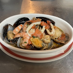 スモークサーモンが香る魚介のマリネ バルサミコソース