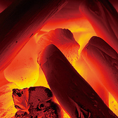 備長炭で焼き上げる炭火焼は素材の味を引き立てます。