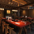 最大65名様まで貸切が可能な当店では、おいしい料理やお酒を楽しみながら、ご友人やお仲間、会社の方々と楽しい時間をお過ごしいただけます。特別なイベントやパーティーにぴったりのスペースをご用意しておりますので、ぜひご利用ください。心温まるひとときを、皆様でお楽しみいただけます。