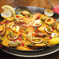 名物　魚介のパエリア