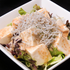 豆腐とじゃこのサラダ