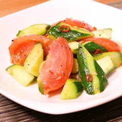 胡瓜とトマトの中華風サラダ