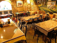 にんにく料理&BAR シーハーズ 川崎パレール本店の雰囲気3