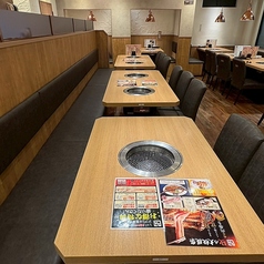 10名様のテーブル席♪広い作りとなっております!!【江戸川/食べ放題/飲み放題/焼肉/女子会/飲み会/個室/宴会/デート/牛角/食べ飲み放題/記念日/誕生日/焼き肉/ホルモン/カルビ/タン塩/居酒屋/食べ飲み放題/焼き肉/市川/きんぐ】