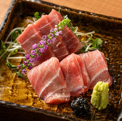 本マグロ赤身と中トロの刺身
