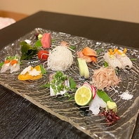 旬の新鮮魚介をアテから握りまで楽しめるコースをご用意