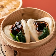 お肉と自家製のタレが美味♪台湾の屋台飯「魯肉マン」の写真