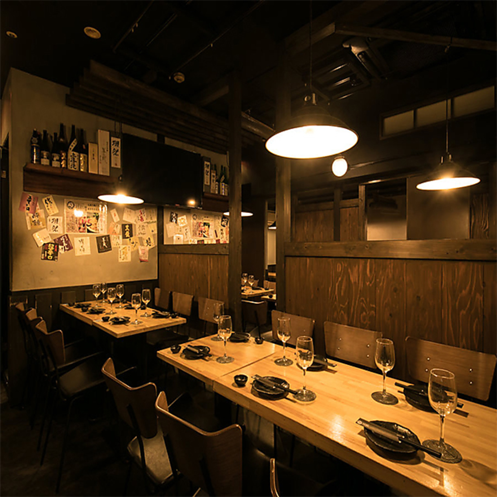 少数から団体様まで多種多様に対応できる個室です♪