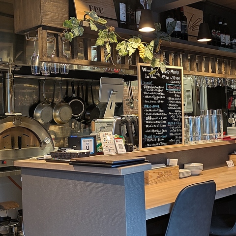 Wine Bar La Uva Co[E[@