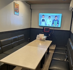 最大4名様入室可能カラオケルーム※実際のお部屋とは異なる場合がございます。