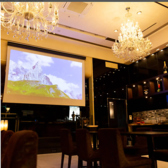 ウエディングの予約も入るおしゃれな当店は、地下にあるので人の目を気にせずプライベートの空間を楽しむことができます。バンド演奏も可能なので仲間との集まりにもってこい。素敵なひとときをお過ごし下さい。