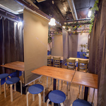 多種多様に仕切れる半個室で使い勝手が良い店内♪少人数から半個室利用が出来る！