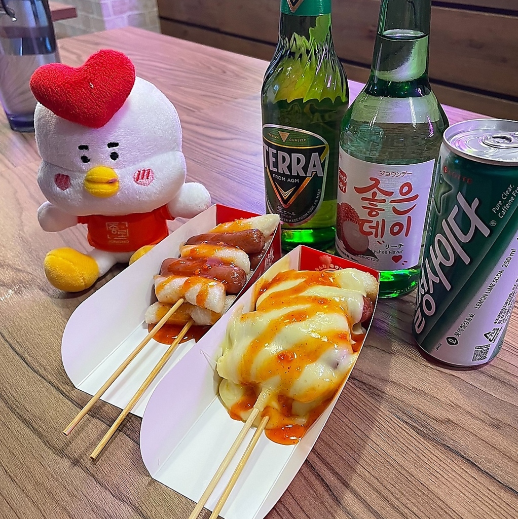 ソトックソトックなどの韓国スナックメニューも種類豊富にご用意！軽食でのご利用にもおすすめです♪