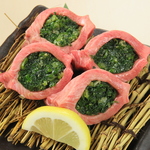 目でも舌でも楽しめる《厚切りネギ包みタン》