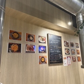 お一人様からお気軽に楽しめるカウンター席もございます。お仕事帰りにサクッと1杯飲みたい方・気軽に乾杯したい！という方におすすめです♪カオマンガイやガパオライスなど美味しいアジア料理をお楽しみください。