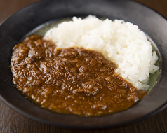 汐華特製！牛すじカレー