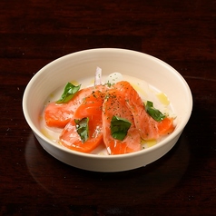 サーモンのカルパッチョ　～バジル＆レモン～